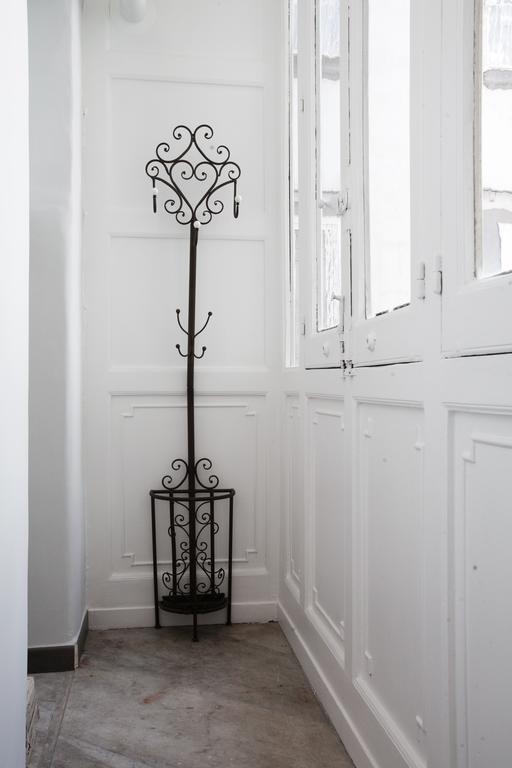 Largo Donnaregina Home เนเปิลส์ ภายนอก รูปภาพ